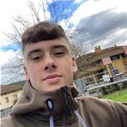 Soy un chico con grandes cualidades, y que desempeño bien su trabajo.